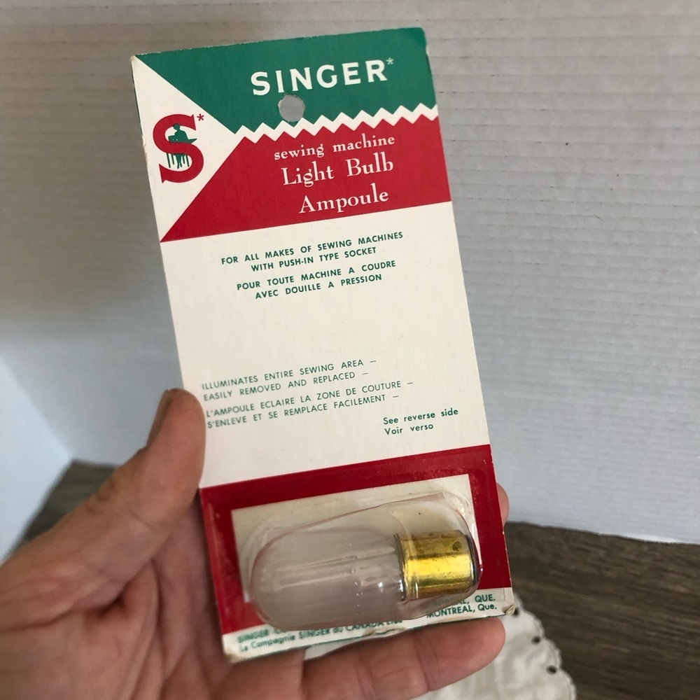 Vtg NOS Singer Sewing Machine Push In Type Light Bulb - Picture 6 of 9